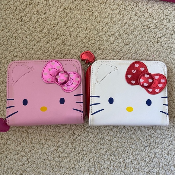 Hello kitty wallets - Picture 1 of 3